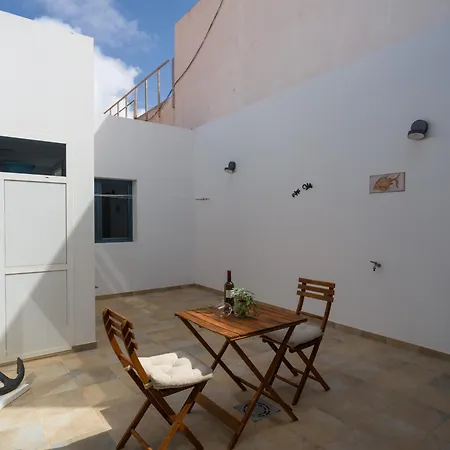 La Casa De La Graciosa * Caleta de Sebo