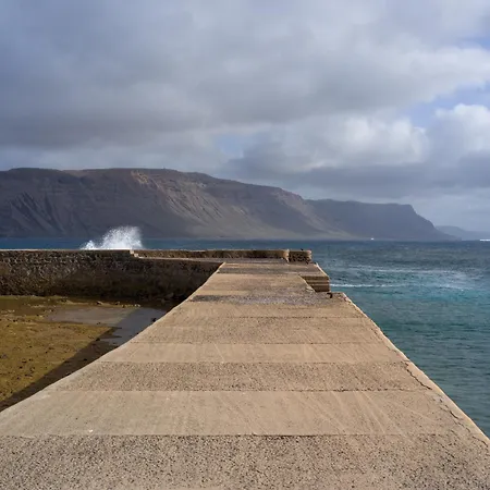La Casa De La Graciosa * Caleta de Sebo